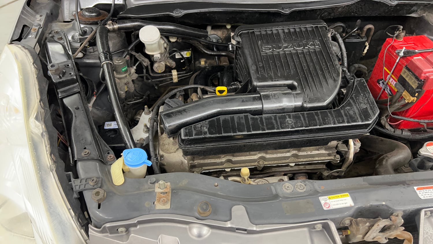 Used 2014 Maruti Suzuki Swift LXi Petrol Manual engine ENGINE RIGHT SIDE VIEW