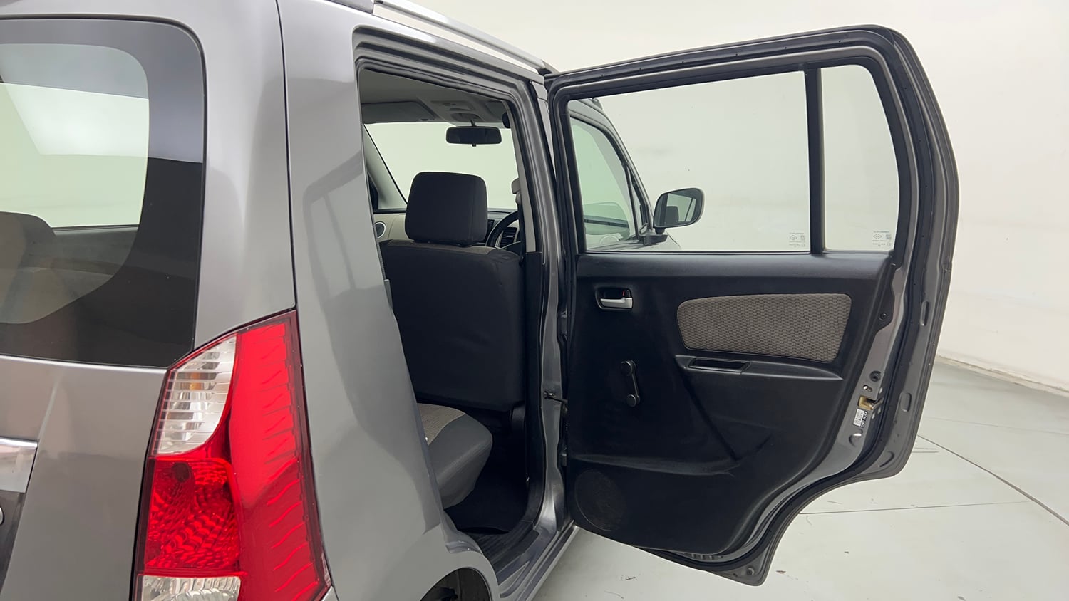 Used 2015 Maruti Suzuki Wagon R LXI CNG Cng Manual interior RIGHT REAR DOOR OPEN VIEW