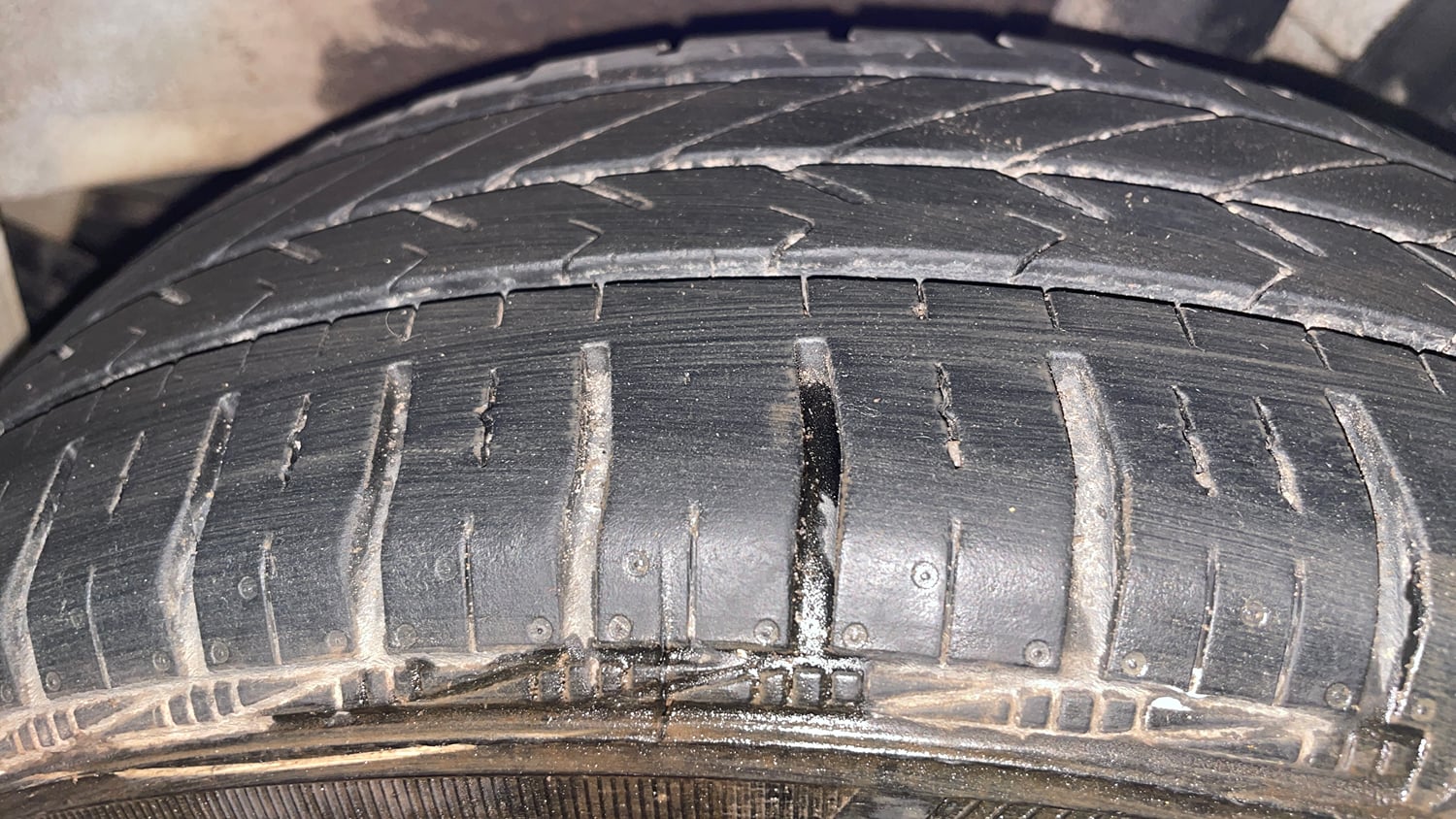 Used 2016 Hyundai Xcent S 1.2 Petrol Manual tyres LEFT REAR TYRE TREAD VIEW