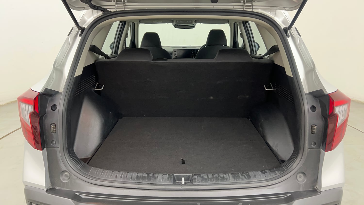 Used 2024 Kia Seltos HTK 1.5 Diesel MT Diesel Manual interior DICKY INSIDE VIEW