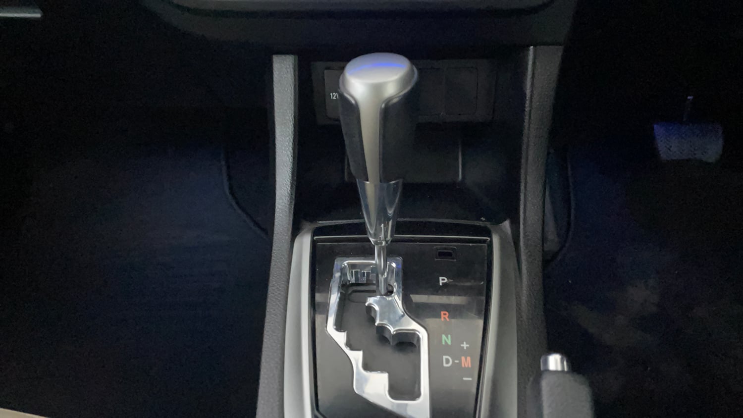 Used 2015 Toyota Corolla Altis VL AT Petrol Petrol Automatic interior GEAR  KNOB VIEW