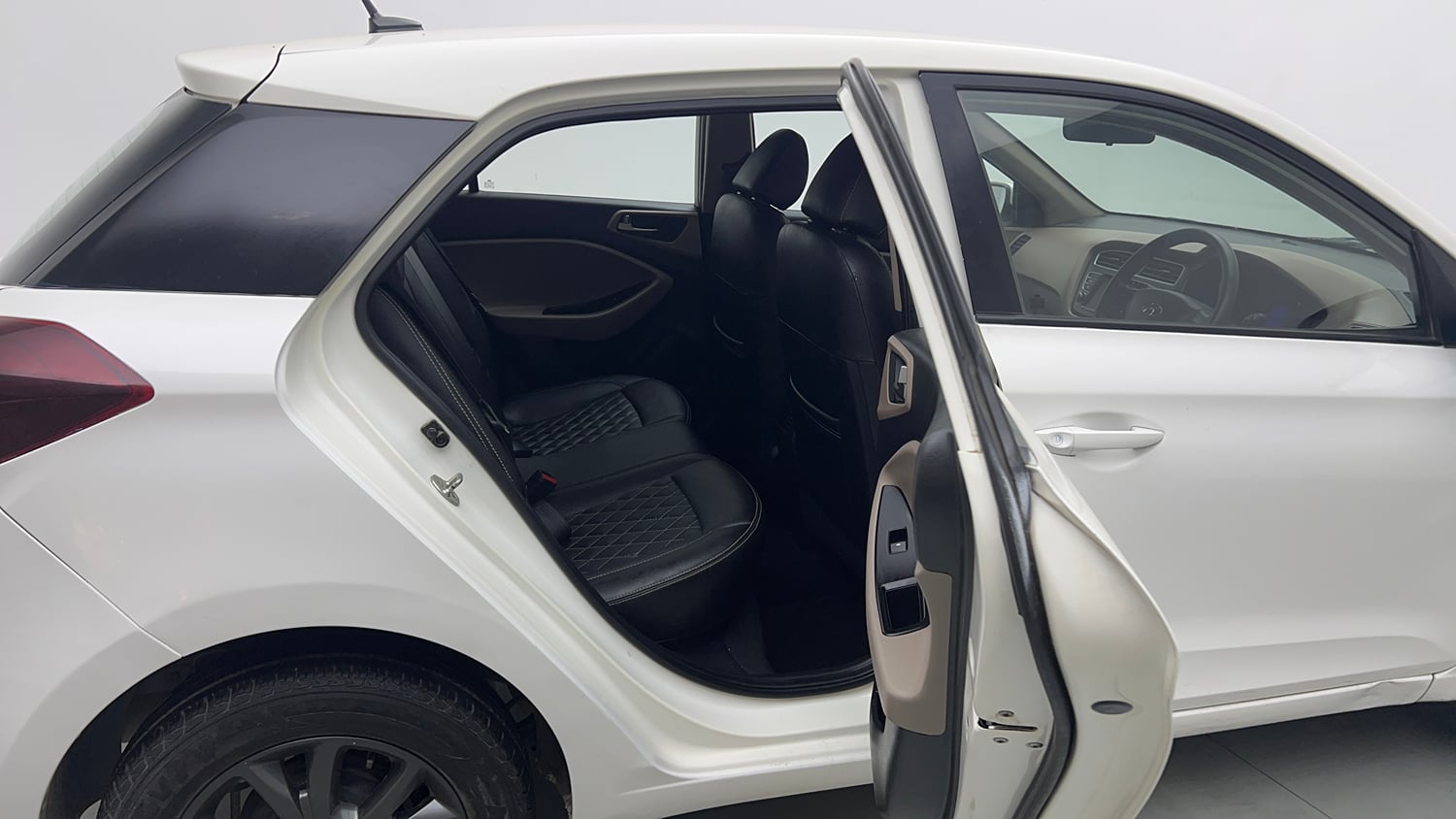 Used 2018 Hyundai Elite i20 Asta 1.2 AT Petrol Automatic interior RIGHT SIDE REAR DOOR CABIN VIEW