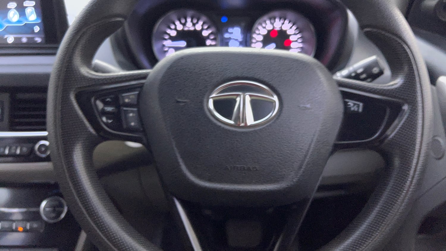 Used 2019 Tata Nexon XZA Plus Petrol Petrol Automatic top_features Airbags