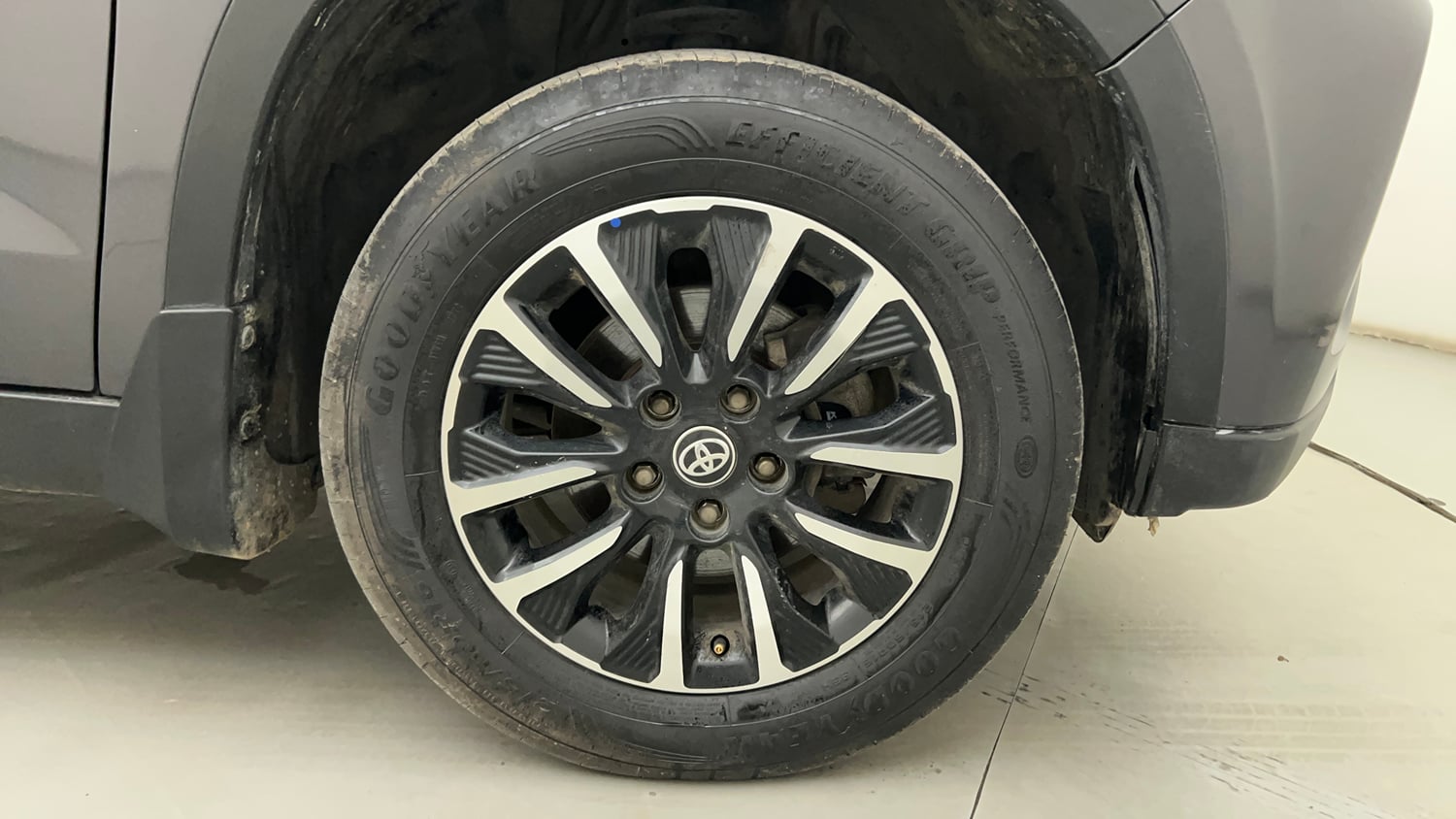Used 2022 Toyota Urban Cruiser Premium Grade AT Petrol Automatic tyres RIGHT FRONT TYRE RIM VIEW