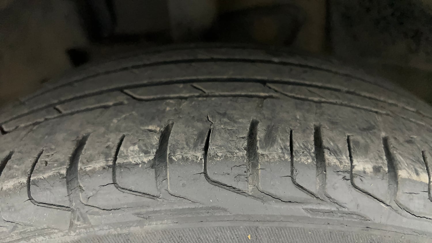 Used 2019 Tata Nexon XZ Plus Petrol Manual tyres LEFT FRONT TYRE TREAD VIEW