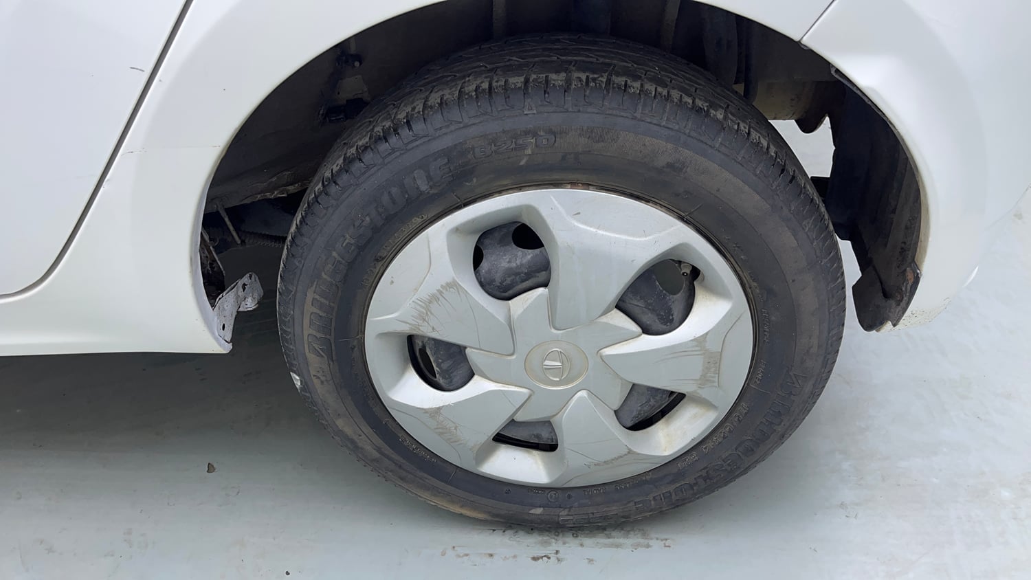 Used 2021 Tata Tiago XT Petrol Manual tyres LEFT REAR TYRE RIM VIEW