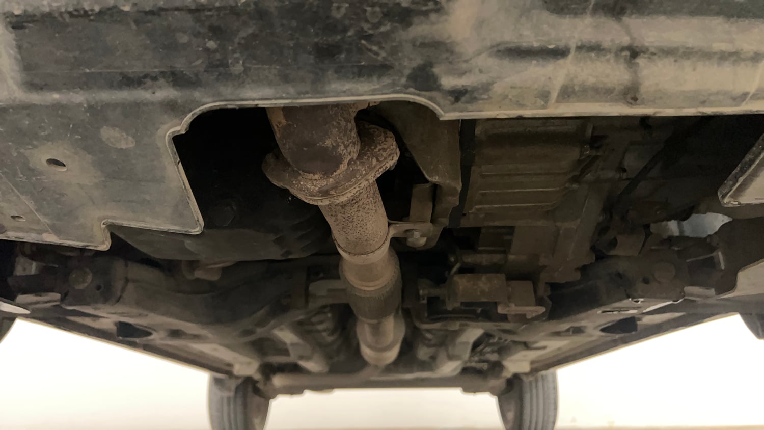 Used 2020 Tata Nexon XZA Plus (O) Dual Tone Petrol Automatic extra FRONT LEFT UNDERBODY VIEW