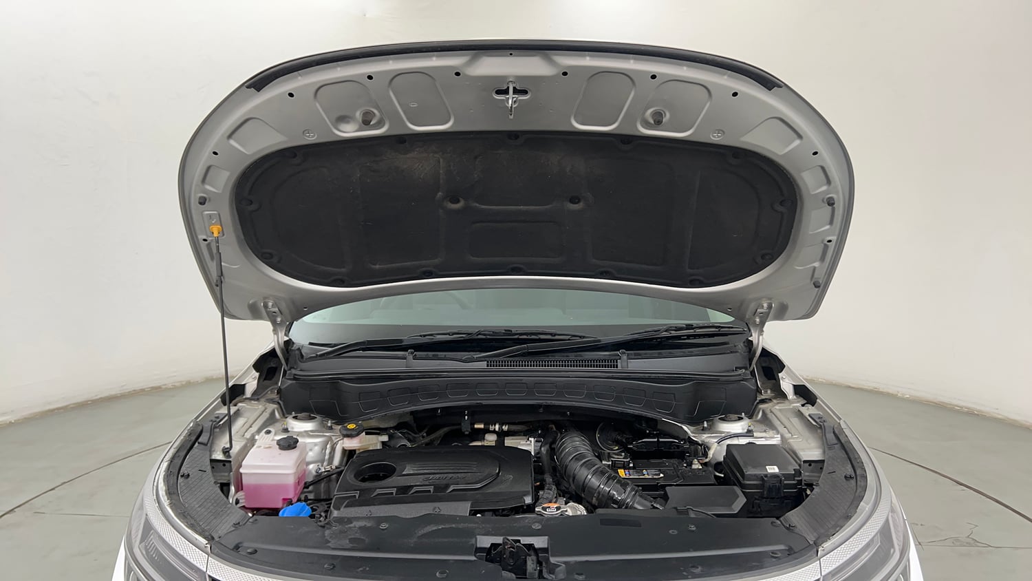 Used 2024 Kia Seltos HTK 1.5 Diesel MT Diesel Manual engine ENGINE & BONNET OPEN FRONT VIEW