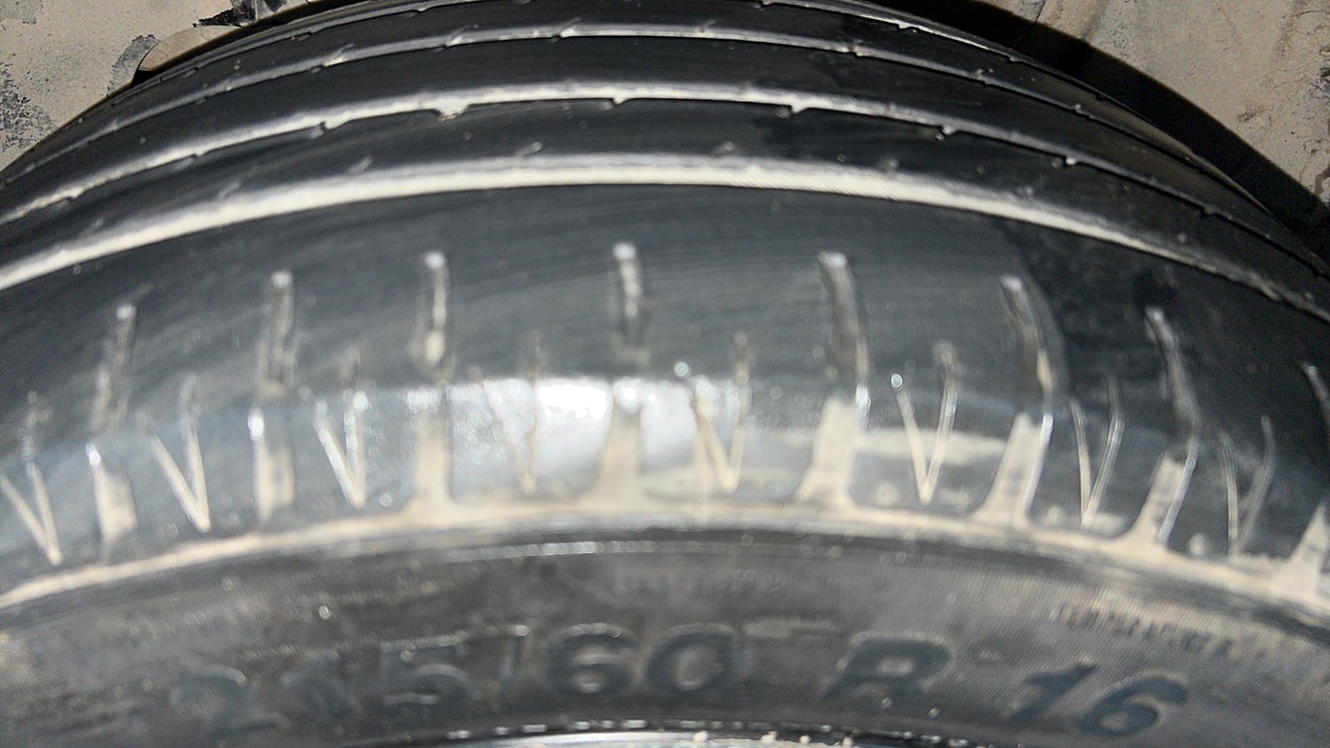 Used 2018 Tata Nexon XZA Plus Petrol Petrol Automatic tyres LEFT FRONT TYRE TREAD VIEW