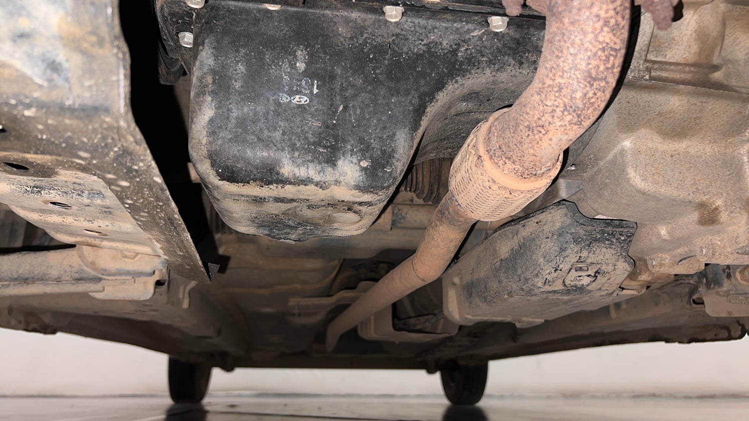 Used 2017 Hyundai Eon Era + Petrol Manual extra FRONT LEFT UNDERBODY VIEW