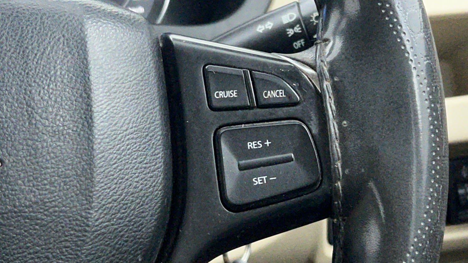 Used 2019 Maruti Suzuki Ciaz Delta Hybrid 1.5 AT Petrol Automatic top_features Cruise control