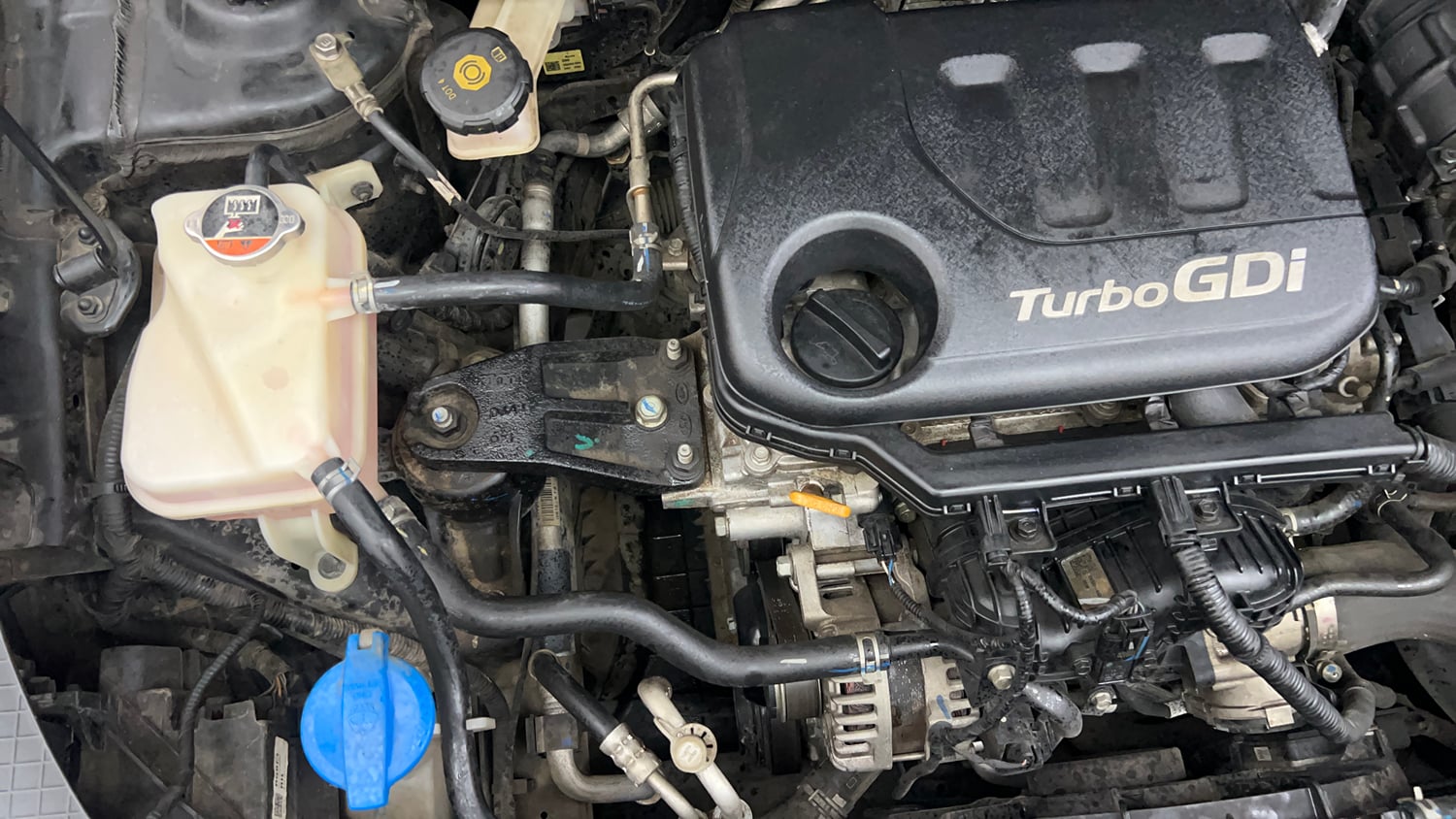 Used 2023 Hyundai Venue SX(O) 1.0 Turbo DCT Knight Edition Petrol Automatic engine ENGINE RIGHT SIDE VIEW