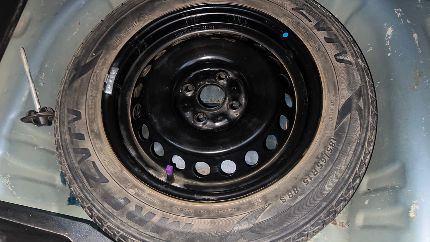 Used 2016 Maruti Suzuki Baleno Delta 1.2 Petrol Manual tyres SPARE TYRE VIEW