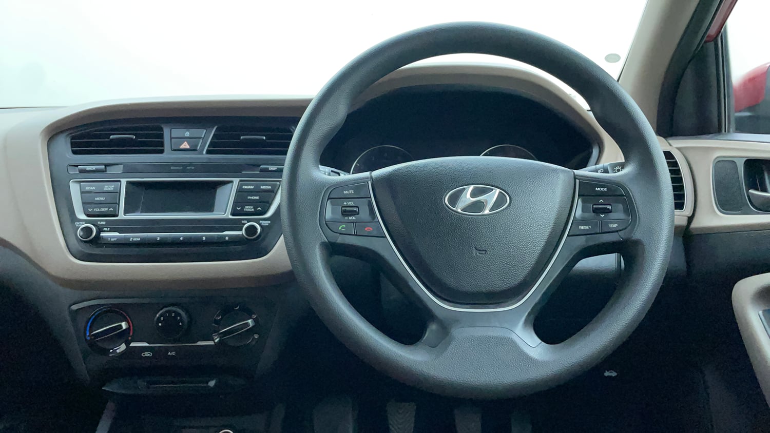 Used 2015 Hyundai Elite i20 Magna 1.2 Petrol Manual interior STEERING VIEW