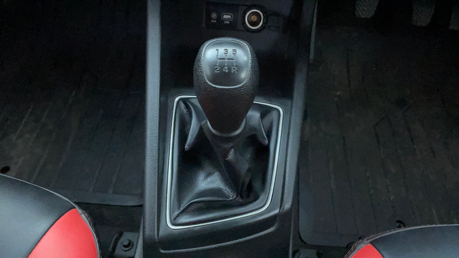 Used 2015 Hyundai Elite i20 Magna 1.2 Petrol Manual interior GEAR  KNOB VIEW