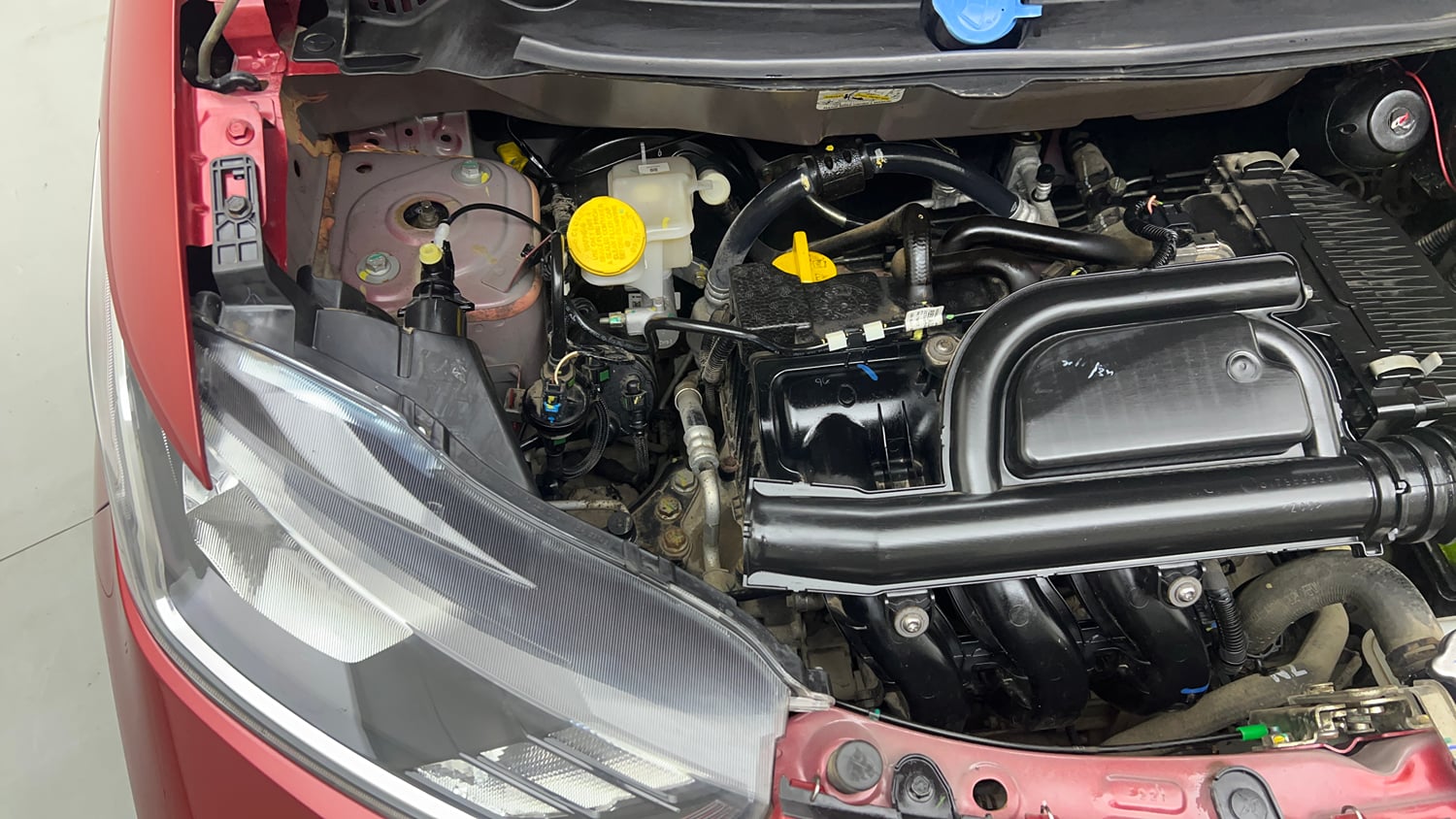 Used 2021 Datsun Redi-GO A Petrol Manual engine ENGINE RIGHT SIDE VIEW