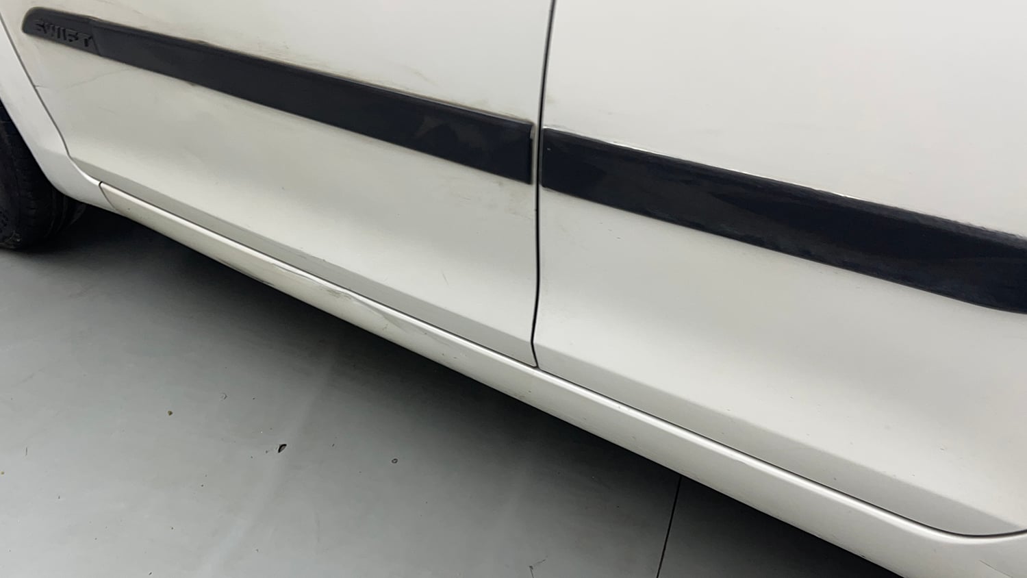 Used 2013 Maruti Suzuki Swift VXI CNG (Outside Fitted) Cng Manual dents MINOR SCRATCH