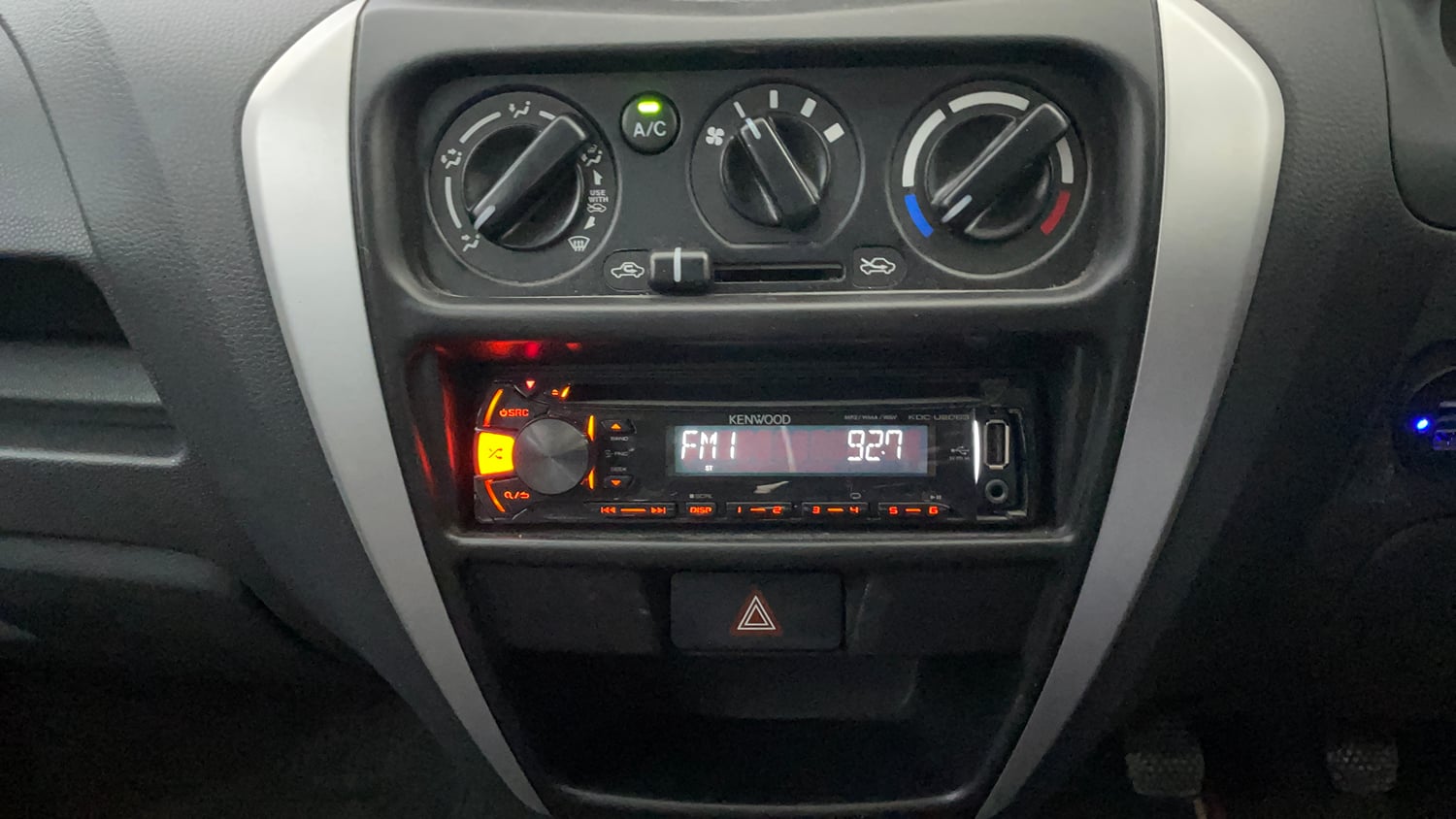 Used 2018 Maruti Suzuki Alto 800 LXi Petrol Manual interior MUSIC SYSTEM & AC CONTROL VIEW