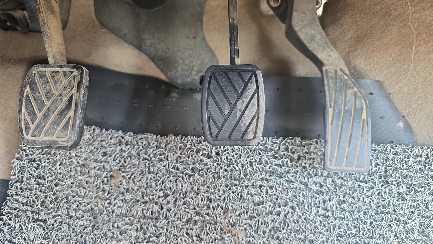 Used 2016 Maruti Suzuki Swift Dzire VXI Petrol Manual interior PEDALS VIEW