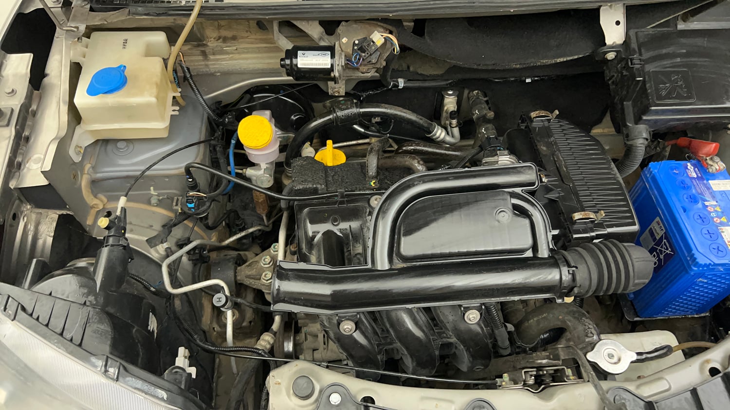Used 2018 Renault Kwid 1.0 RXL Petrol Manual engine ENGINE RIGHT SIDE VIEW