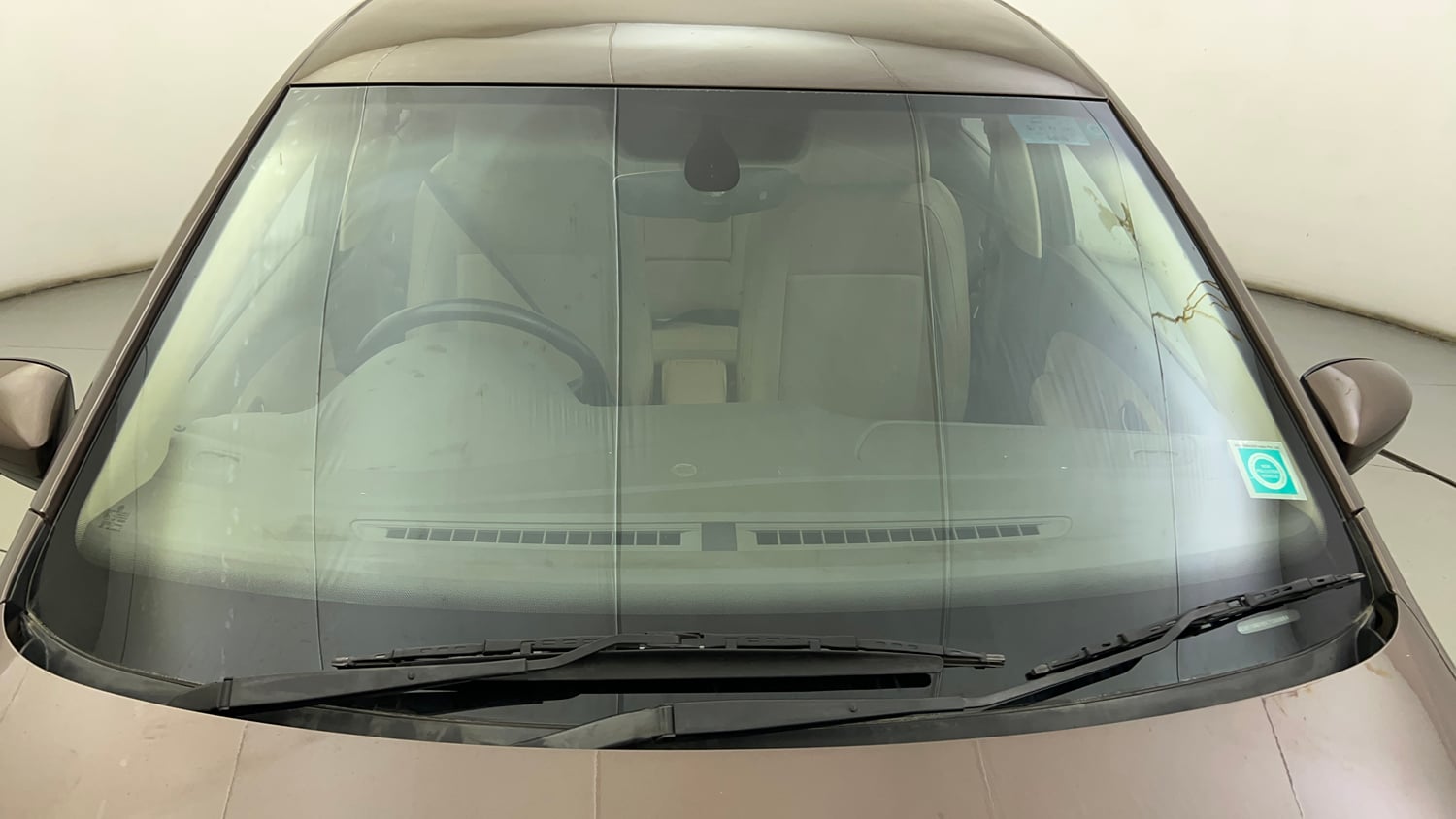 Used 2019 Volkswagen Vento Highline 1.6 (P) Petrol Manual exterior FRONT WINDSHIELD VIEW