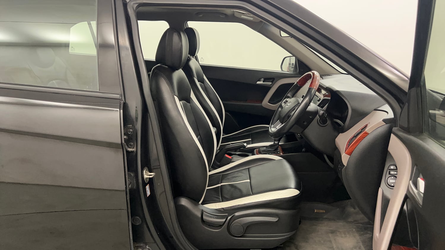 Used 2019 Hyundai Creta SX 1.6 AT Petrol Petrol Automatic interior RIGHT SIDE FRONT DOOR CABIN VIEW