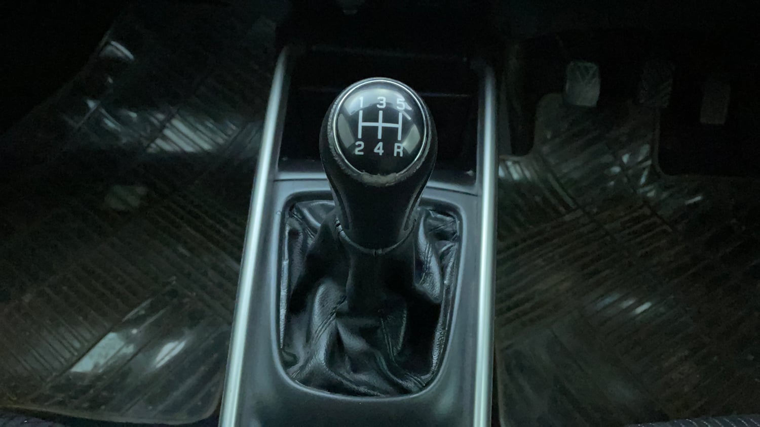 Used 2016 Maruti Suzuki Baleno Zeta 1.2 Petrol Manual interior GEAR  KNOB VIEW