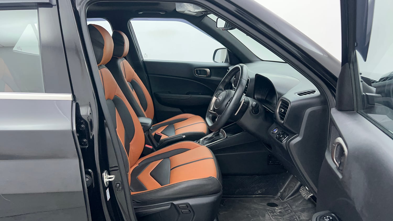 Used 2023 Hyundai Venue SX(O) 1.0 Turbo DCT Knight Edition Petrol Automatic interior RIGHT SIDE FRONT DOOR CABIN VIEW