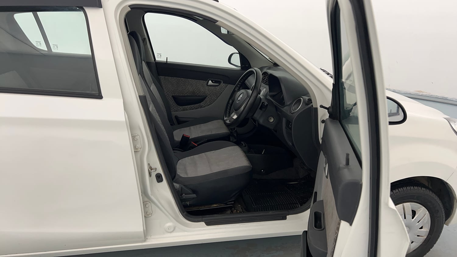 Used 2018 Maruti Suzuki Alto 800 LXi Petrol Manual interior RIGHT SIDE FRONT DOOR CABIN VIEW
