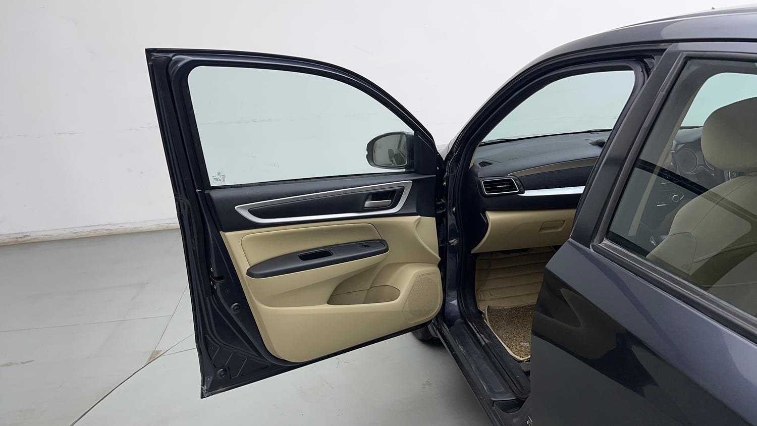 Used 2023 Honda Amaze VX 1.2 Petrol CVT Petrol Automatic interior LEFT FRONT DOOR OPEN VIEW