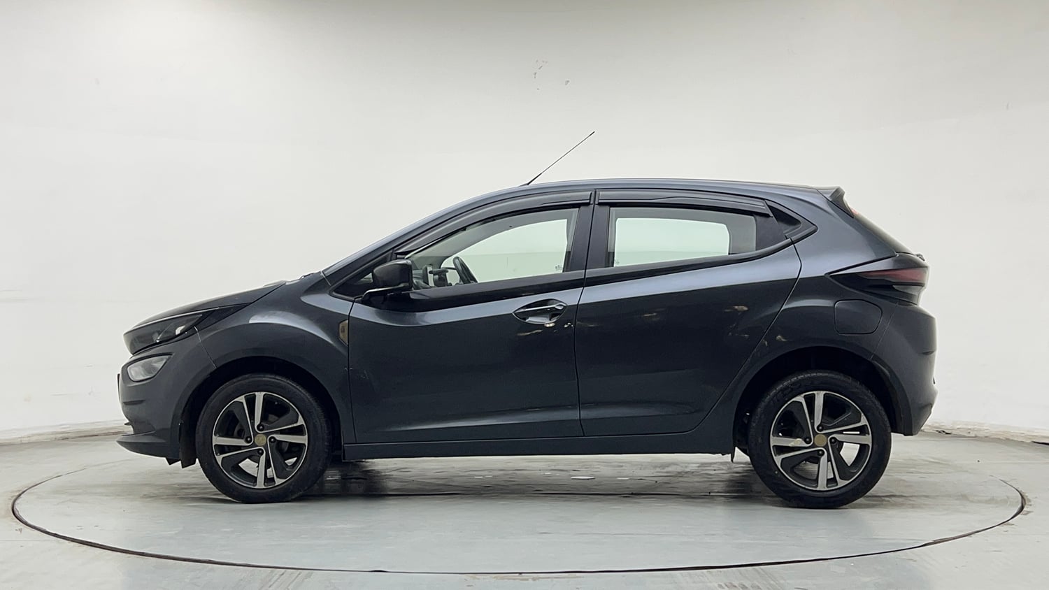 Used 2021 Tata Altroz XZ Petrol Petrol Manual exterior LEFT SIDE VIEW