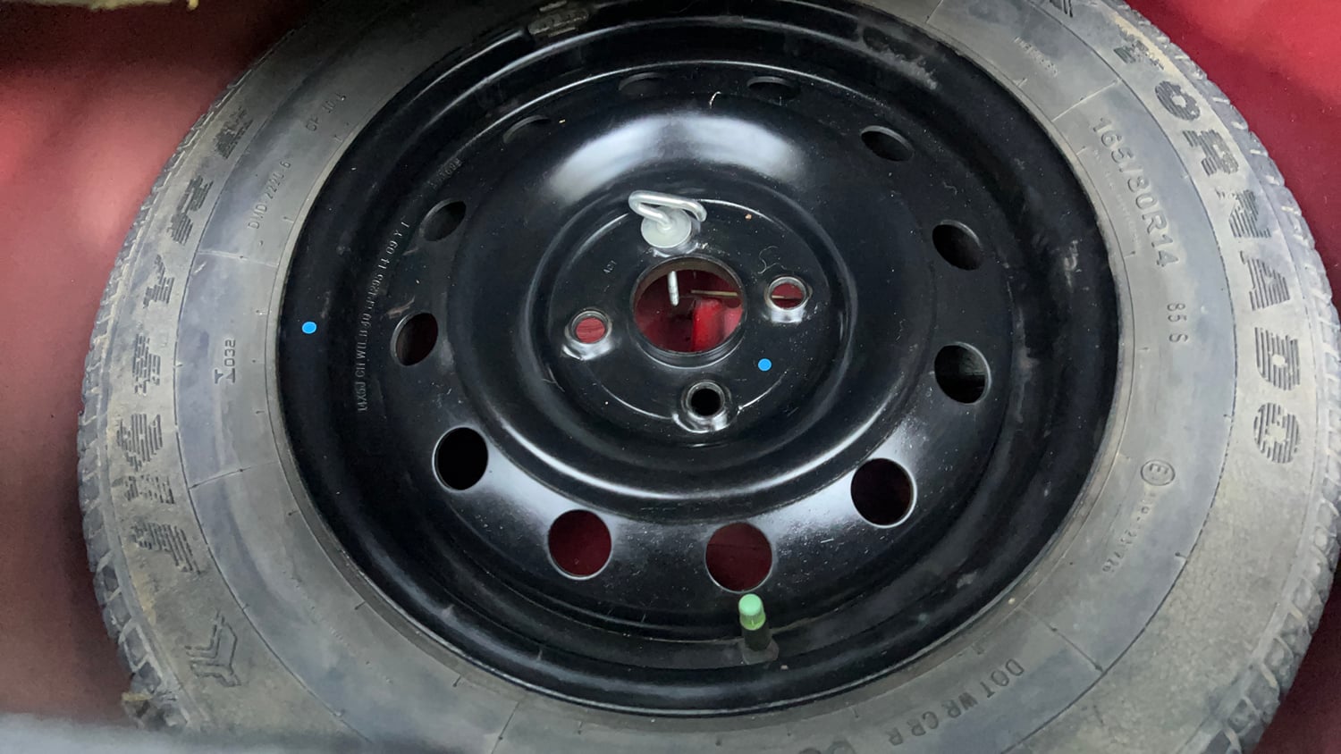 Used 2014 Maruti Suzuki Swift VXi Petrol Manual tyres SPARE TYRE VIEW