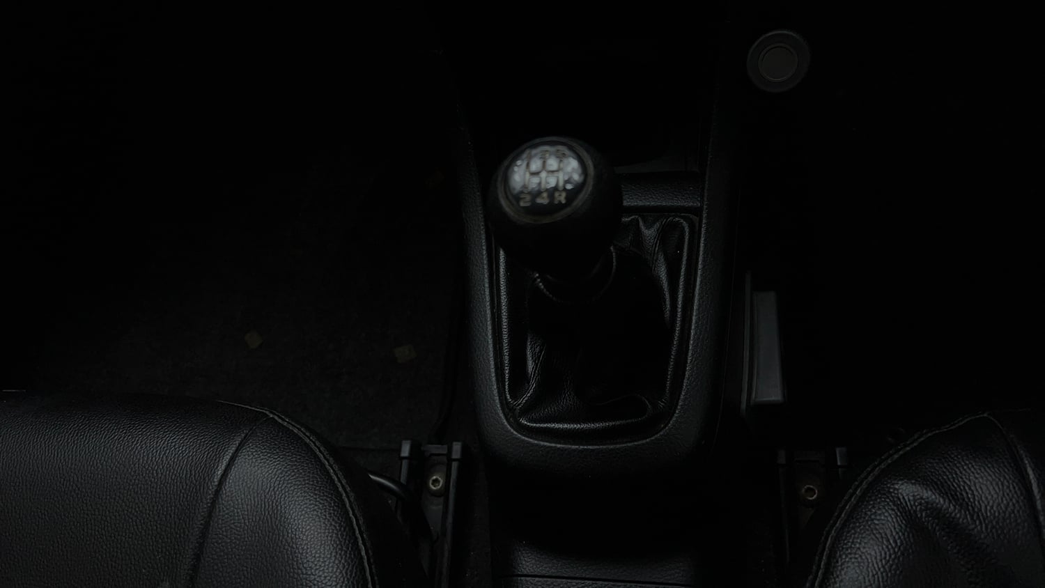 Used 2013 Maruti Suzuki Swift VXI CNG (Outside Fitted) Cng Manual interior GEAR  KNOB VIEW