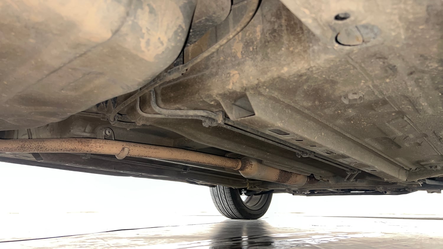 Used 2020 Renault Triber RXZ EASY-R AMT Petrol Automatic extra REAR RIGHT UNDERBODY VIEW