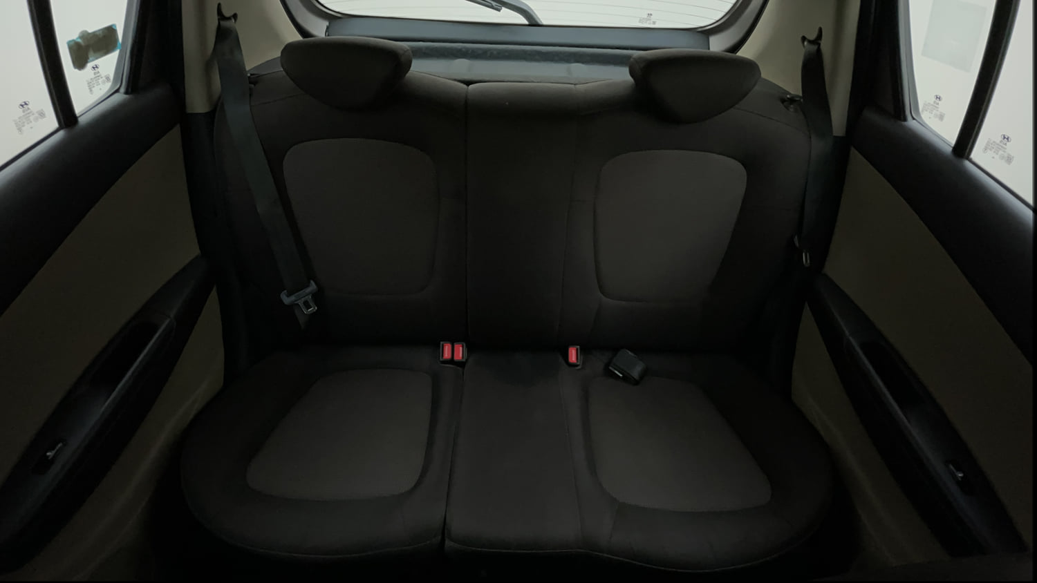 Used 2013 Hyundai i20 Asta 1.2 Petrol Manual interior REAR SEAT CONDITION VIEW