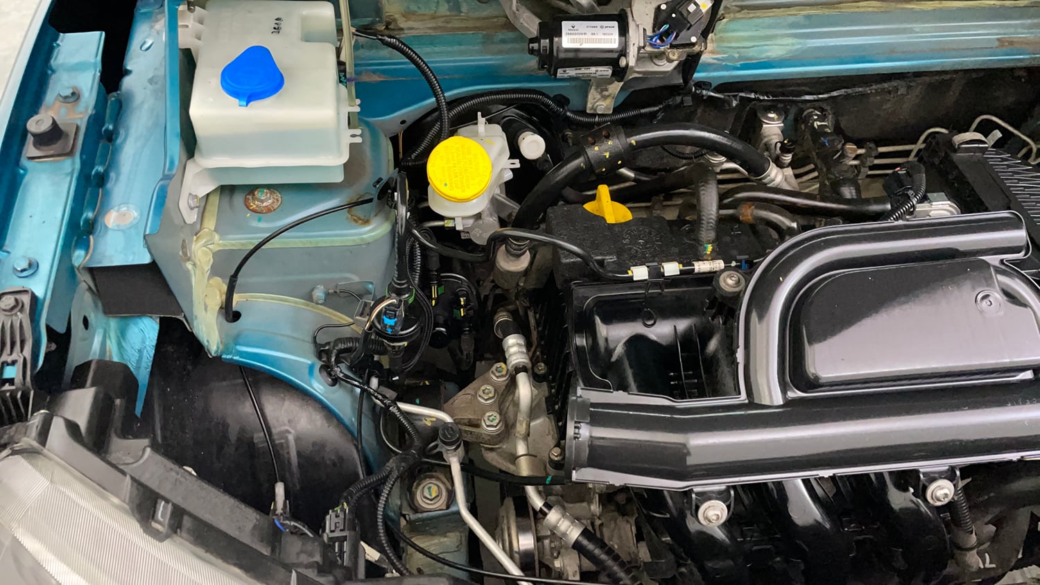 Used 2024 Renault Kwid CLIMBER 1.0 MT Petrol Manual engine ENGINE RIGHT SIDE VIEW