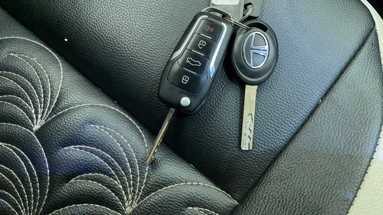 Used 2022 Tata Altroz XM Plus Petrol Petrol Manual extra CAR KEY VIEW