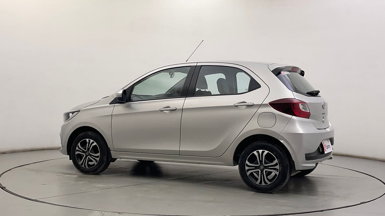 Used 2020 Tata Tiago XZ Petrol Manual exterior LEFT REAR CORNER VIEW