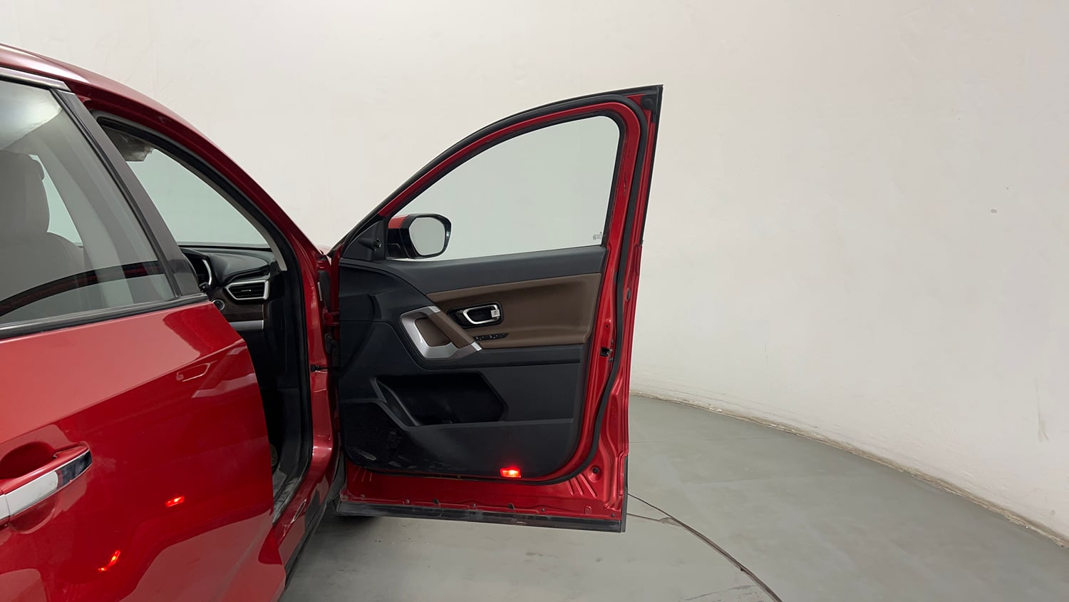Used 2021 Tata Harrier XZ Diesel Manual interior RIGHT FRONT DOOR OPEN VIEW