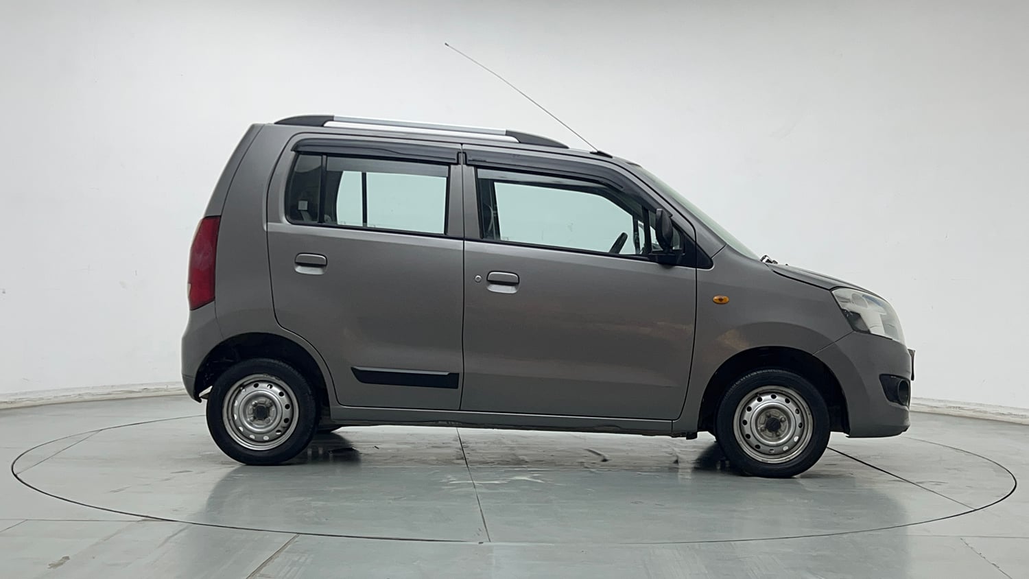 Used 2017 Maruti Suzuki Wagon R LXI CNG Cng Manual exterior RIGHT SIDE VIEW