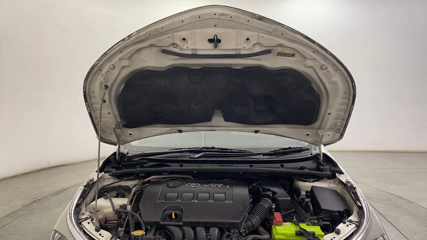 Used 2015 Toyota Corolla Altis VL AT Petrol Petrol Automatic engine ENGINE & BONNET OPEN FRONT VIEW