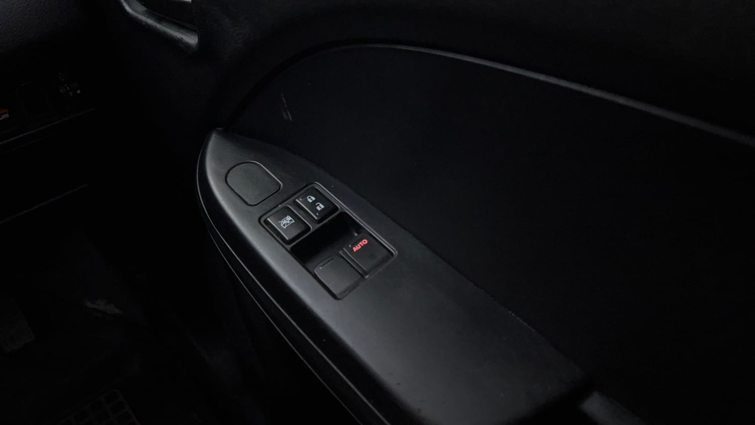 Used 2016 Maruti Suzuki Baleno Sigma 1.2 Petrol Manual top_features Central locking