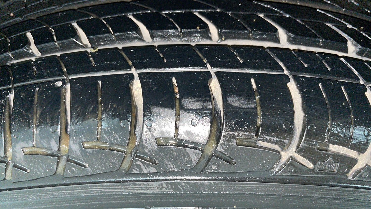 Used 2019 Maruti Suzuki Baleno Delta Petrol Manual tyres LEFT FRONT TYRE TREAD VIEW
