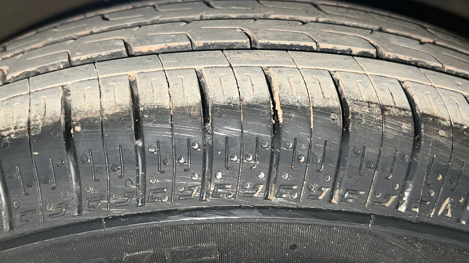 Used 2019 Hyundai Grand i10 Nios Magna AMT 1.2 Kappa VTVT Petrol Automatic tyres RIGHT FRONT TYRE TREAD VIEW