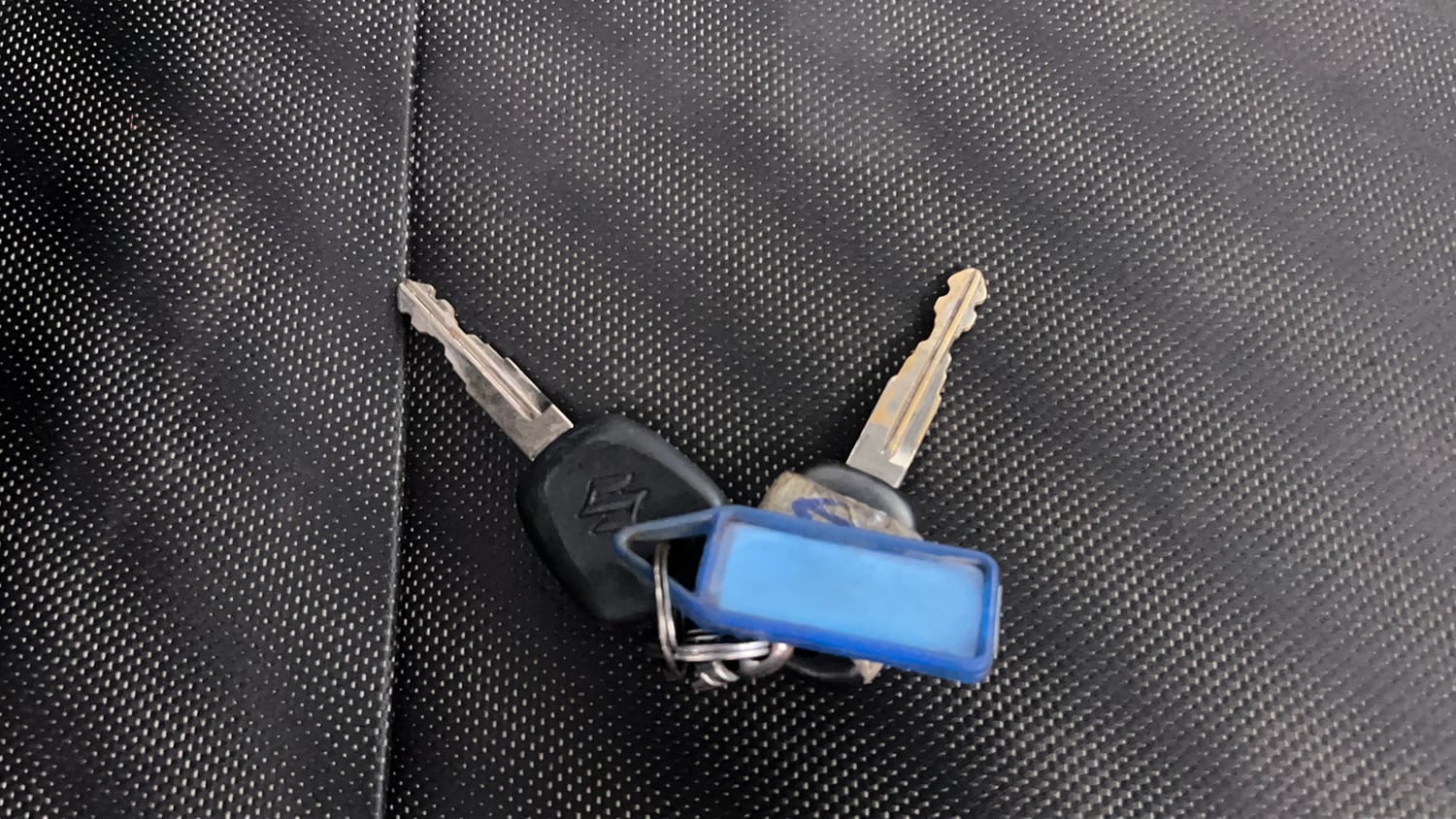 Used 2018 Maruti Suzuki Swift LXi Petrol Manual extra CAR KEY VIEW