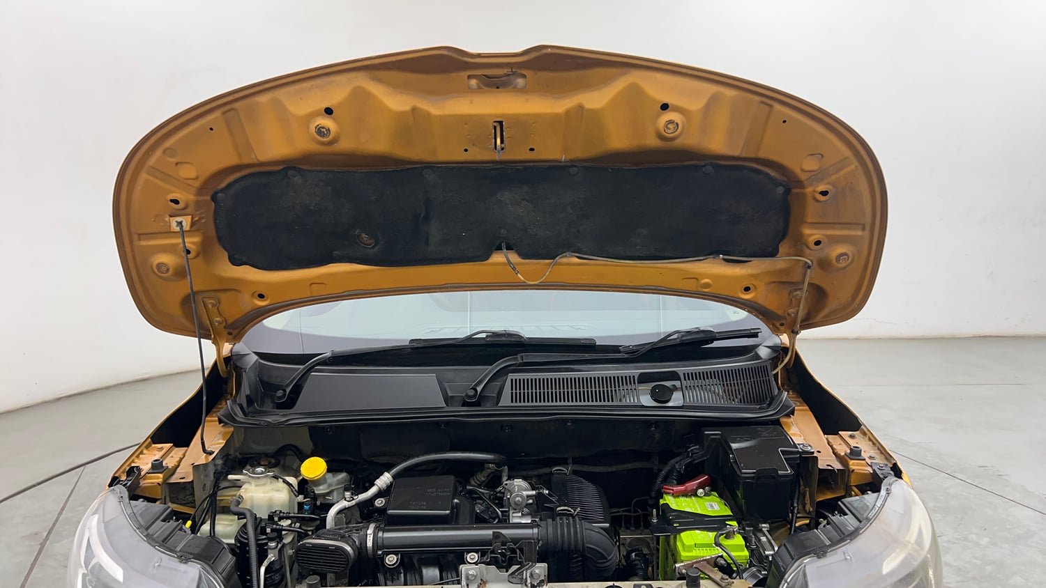 Used 2020 Renault Triber RXZ EASY-R AMT Petrol Automatic engine ENGINE & BONNET OPEN FRONT VIEW