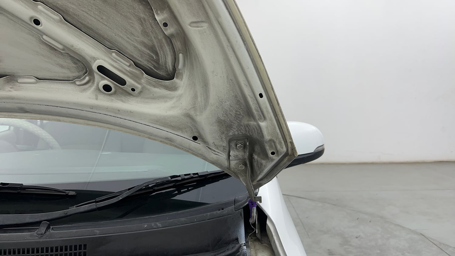 Used 2013 Hyundai i10 Sportz 1.2 Kappa2 Petrol Manual engine ENGINE LEFT SIDE HINGE & APRON VIEW