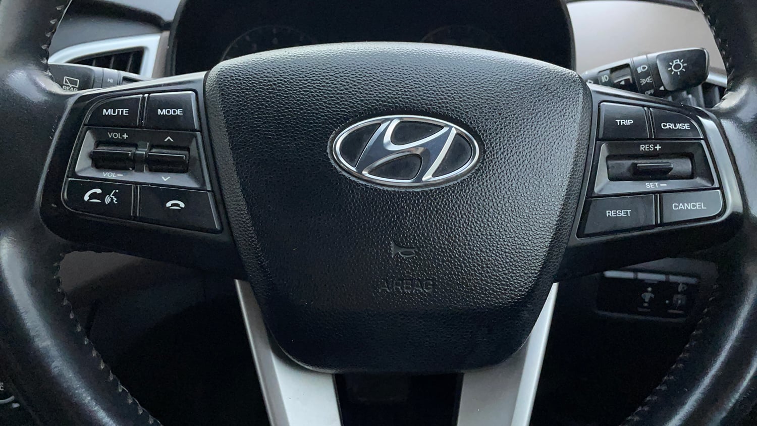 Used 2018 Hyundai Creta SX 1.6 AT Petrol Petrol Automatic top_features Airbags