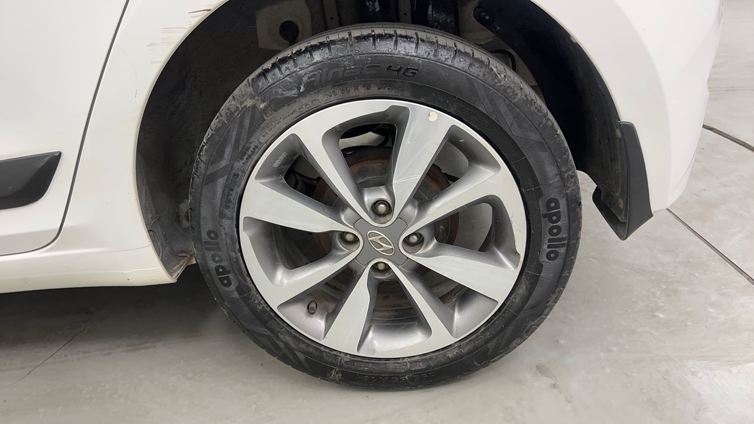Used 2015 Hyundai Elite i20 Asta 1.2 Petrol Manual tyres LEFT REAR TYRE RIM VIEW