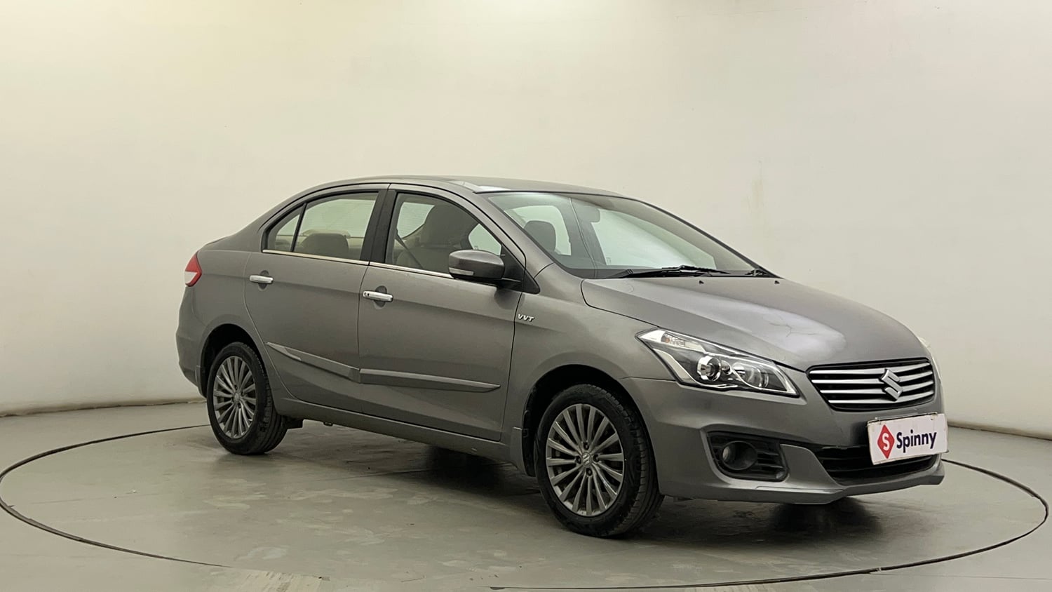 Used 2016 Maruti Suzuki Ciaz ZXi  AT Petrol Automatic exterior RIGHT FRONT CORNER VIEW